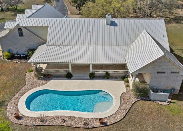 Property at 312 Quarterhorse Dr, Liberty Hill, TX 78642, 4 beds, 3.5 baths