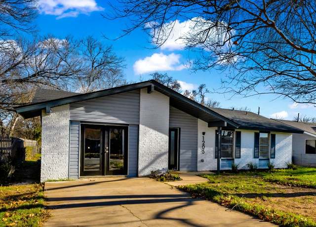 Property at 1205 Arthur Stiles Rd, Austin, TX 78721, 3 beds, 2 baths