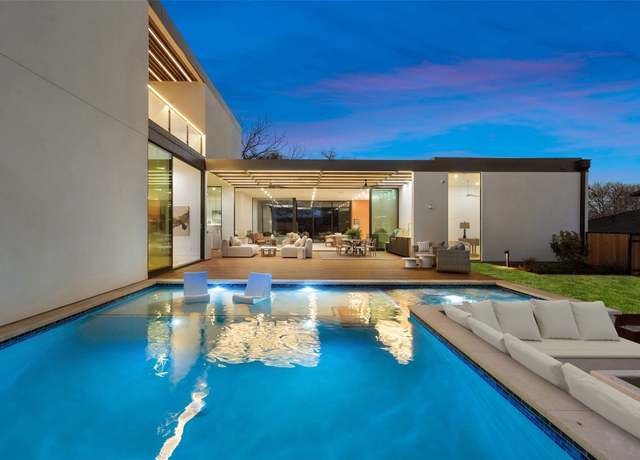 Property at 2605 Rockingham Dr, Austin, TX 78704, 5 beds, 4.5 baths