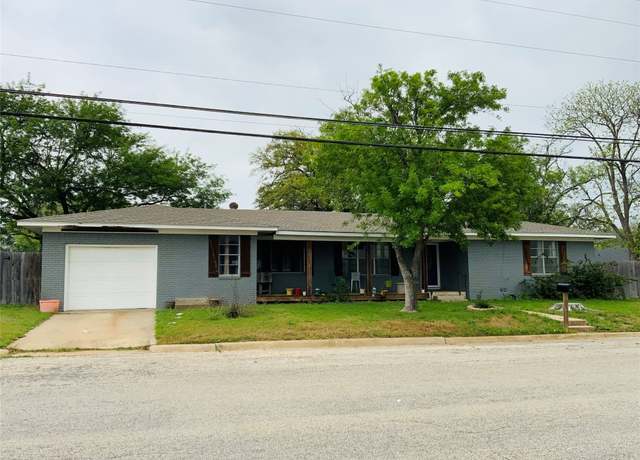 Property at 325 E Industry St, Giddings, TX 78942, 4 beds, 2 baths