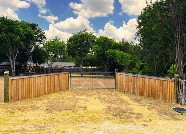 Property at 814 Christopher Ave, Round Rock, TX 78681