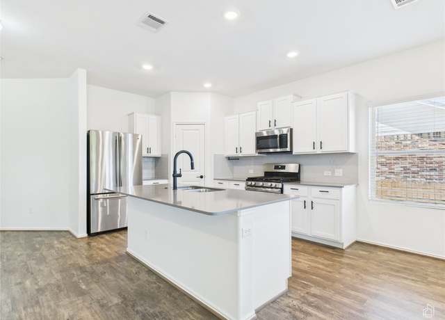 Property at 3113 Windy Vane Dr, Pflugerville, TX 78660, 5 beds, 3.5 baths