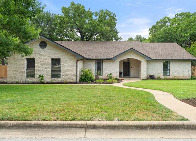 Property at 3701 Indian Point Dr, Austin, TX 78739, 3 beds, 2 baths