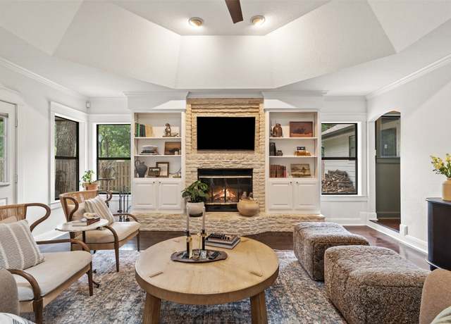 Property at 3701 Indian Point Dr, Austin, TX 78739, 3 beds, 2 baths