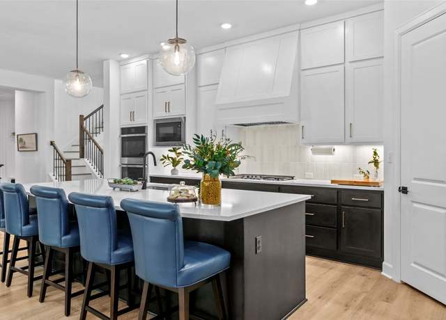 Property at 1890 Headwaters Blvd, Dripping Springs, TX 78620, 5 beds, 4.5 baths