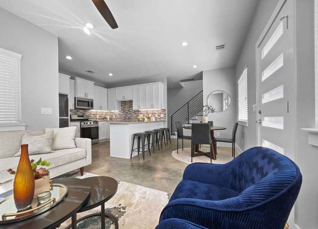Property at 6902 Carver Ave Unit B, Austin, TX 78752, 2 beds, 2.5 baths