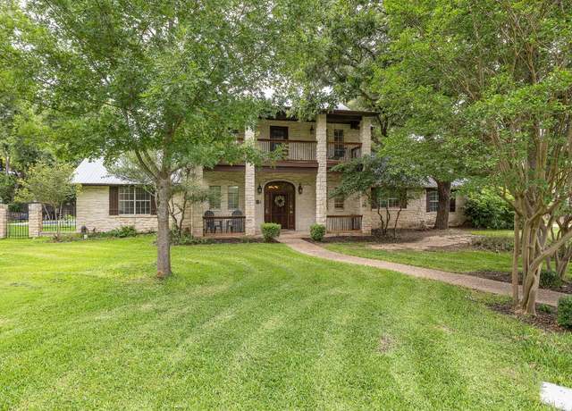 Property at 3 Hillview Dr, Round Rock, TX 78664, 5 beds, 3.5 baths