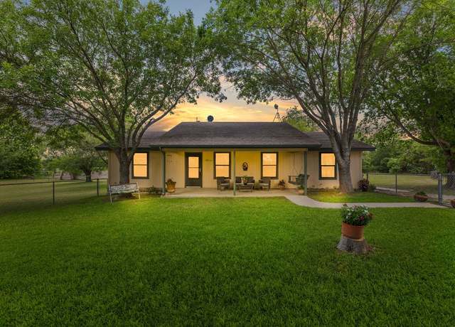Property at 830 Live Oak Trl, Liberty Hill, TX 78642, 2 beds, 2 baths