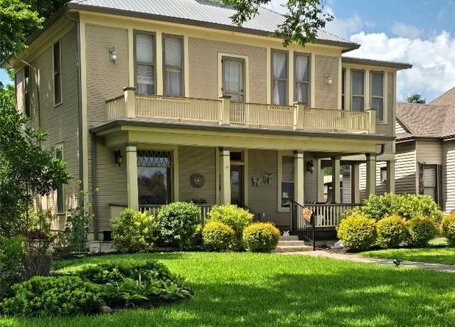Property at 622 W 7th St, Taylor, TX 76574, 4 beds, 2.5 baths