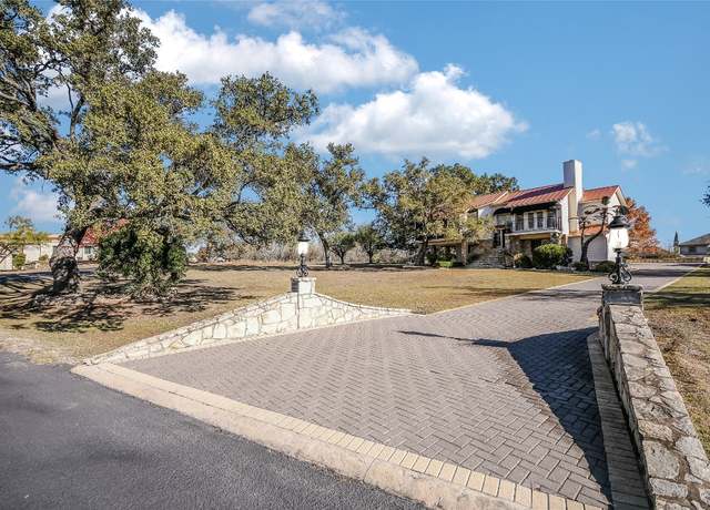 Property at 333 Quail Run Ct, Spicewood, TX 78669, 3 beds, 3.5 baths
