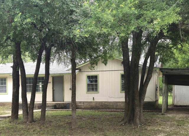 Property at 408 N Spring St, Lampasas, TX 76550, 3 beds, 1.5 baths