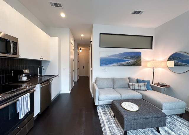 Property at 800 Embassy Dr #530, Austin, TX 78702, 1 bed, 1 bath