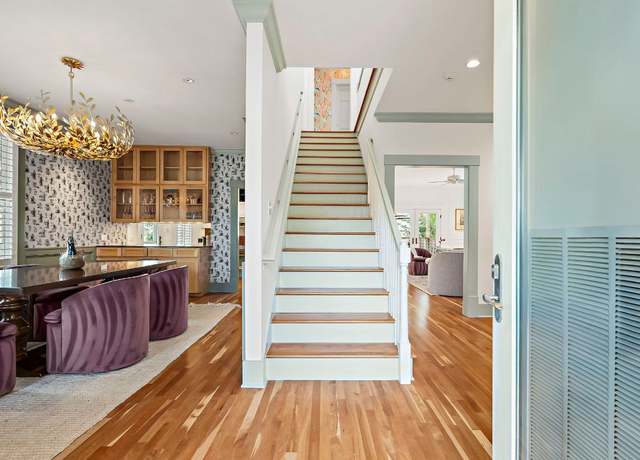 Property at 800 W Lynn St, Austin, TX 78703, 4 beds, 2.5 baths