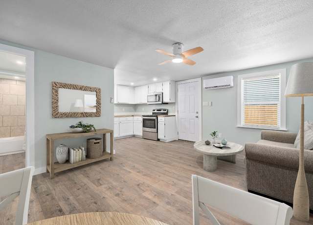 Property at 248 Post Oak Ln, Rockport, TX 78382, 2 beds, 1 bath