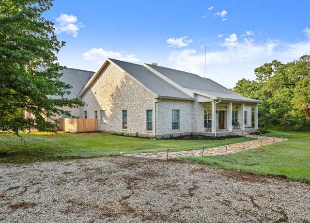 Property at 301 The Oaks Blvd, Elgin, TX 78621, 4 beds, 2.5 baths