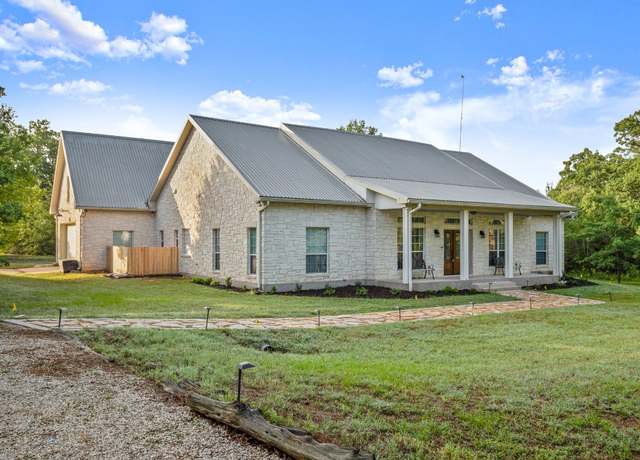 Property at 301 The Oaks Blvd, Elgin, TX 78621, 4 beds, 2.5 baths