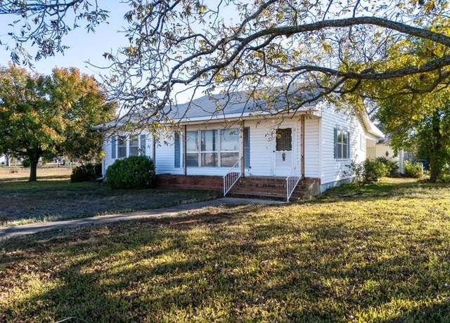 Property at 505 E Bell St, Bartlett, TX 76511, 3 beds, 2 baths