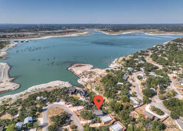 Property at 925 Glenn Dr, Canyon Lake, TX 78133, 3 beds, 2.5 baths