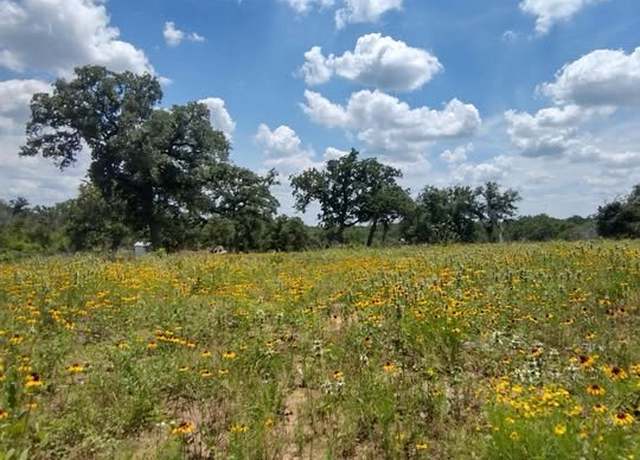 Property at 208 Rolling Oak Dr, Elgin, TX 78621