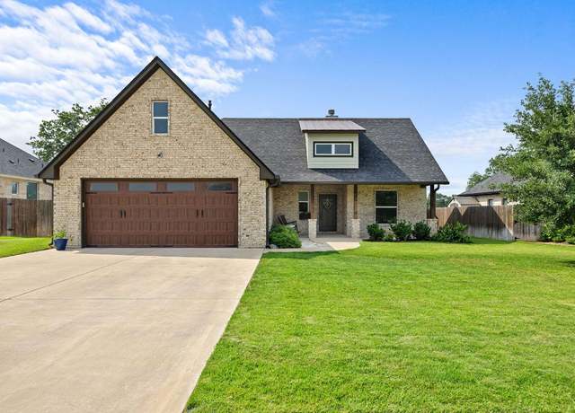 Property at 121 Gloria Blvd, Smithville, TX 78957, 4 beds, 2 baths