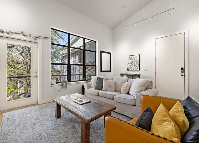 Property at 907 Duncan Ln #302, Austin, TX 78705, 3 beds, 2 baths