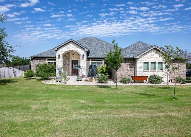 Property at 1066 Vista Dr, Salado, TX 76571, 4 beds, 3 baths