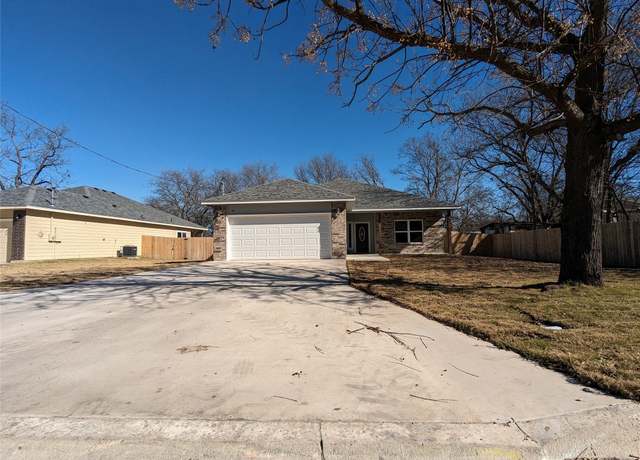 Property at 407 Gamel St, Lampasas, TX 76550, 3 beds, 2 baths