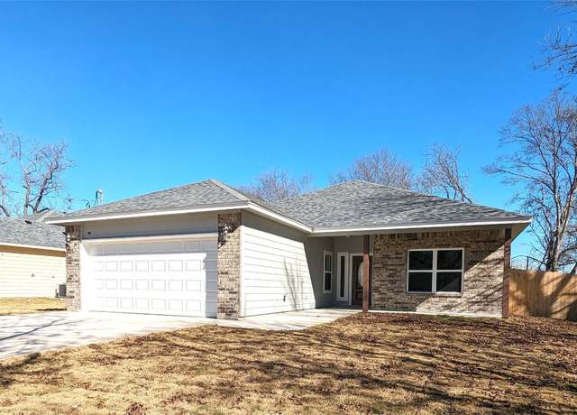Property at 407 Gamel St, Lampasas, TX 76550, 3 beds, 2 baths