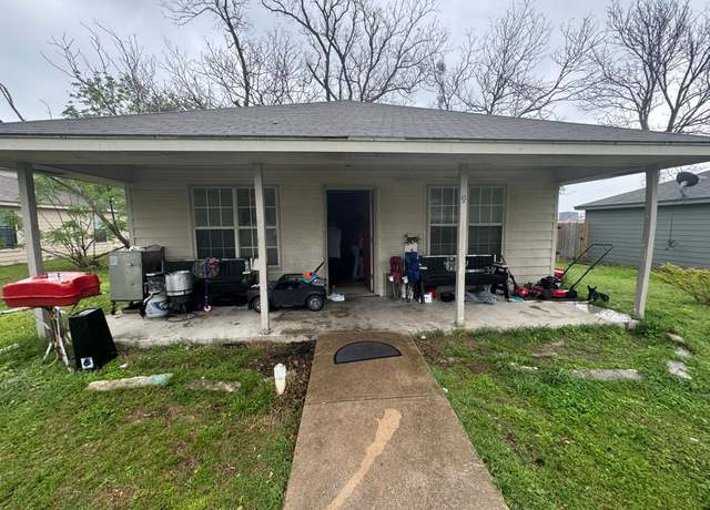 Property at 9 S 19th St, Temple, TX 76504, 3 beds, 2 baths