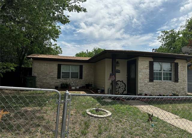 Property at 1007 E Live Oak St, Burnet, TX 78611, 2 beds, 1 bath