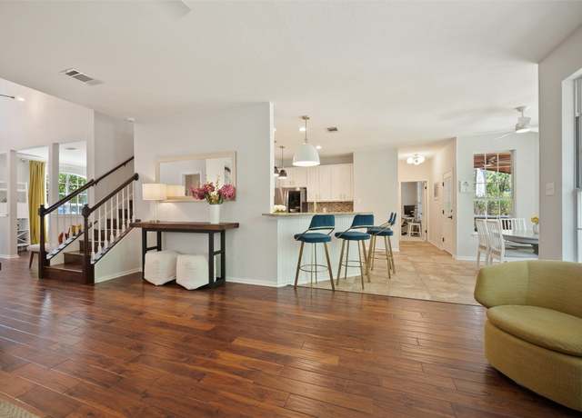 Property at 6915 Gentle Oak Dr, Austin, TX 78749, 5 beds, 3.5 baths