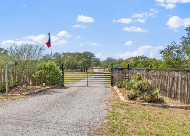 Property at 2631 N Us Hwy 281, Johnson City, TX 78636, 3 beds, 2.5 baths