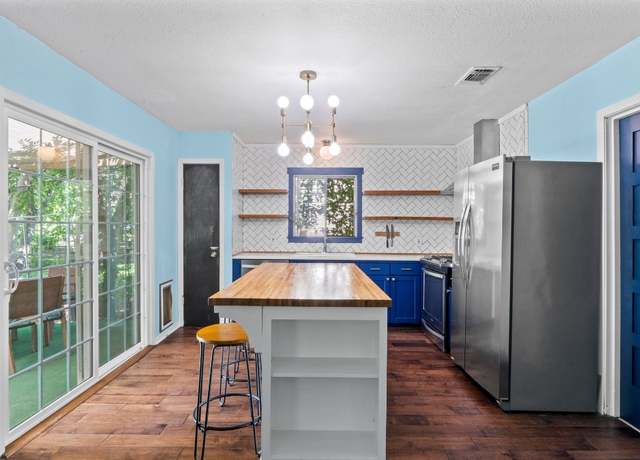 Property at 5105 Stone Gate Dr, Austin, TX 78721, 3 beds, 2 baths