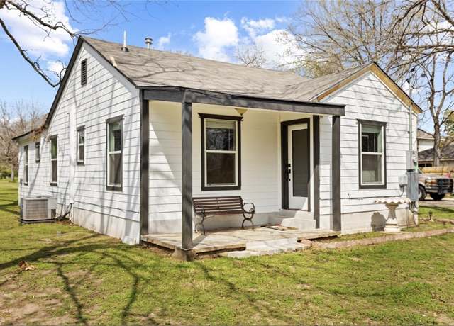 Property at 1104 Perry Rd, Austin, TX 78721, 4 beds, 2.5 baths