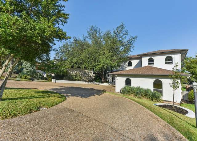 Property at 319 Hazeltine Dr, Lakeway, TX 78734, 3 beds, 3.5 baths