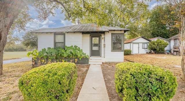 Photo of 1226 Saint Matthew St, Gonzales, TX 78629