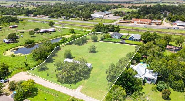 Photo of 402 W Salty St, Thorndale, TX 76577