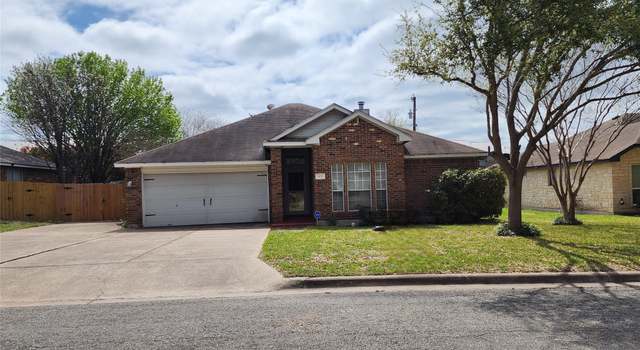 Photo of 909 Cottonbowl Dr, Taylor, TX 76574