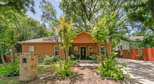 Photo of 810 Monterrey St, Lockhart, TX 78644