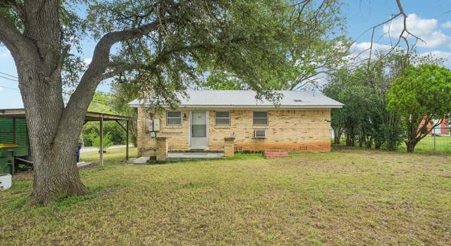 Photo of 1620 Cavett St, Gonzales, TX 78629
