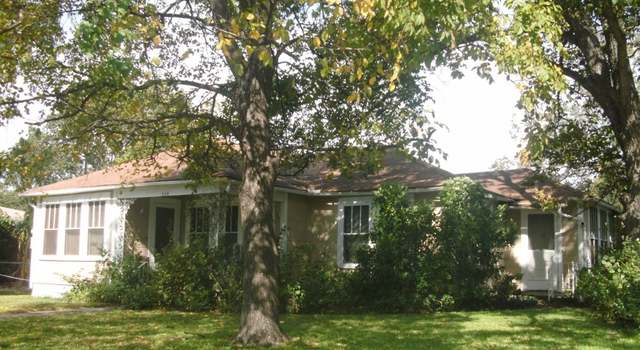 Photo of 807 N Avenue C, Elgin, TX 78621