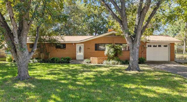 Photo of 1106 Live Oak Dr, Marble Falls, TX 78654