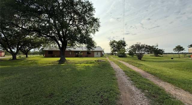 Photo of 429 Camelback Rd, La Grange, TX 78945