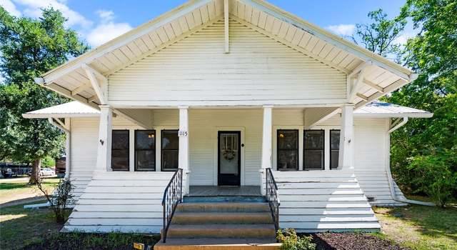 Photo of 1115 N Avenue C, Elgin, TX 78621