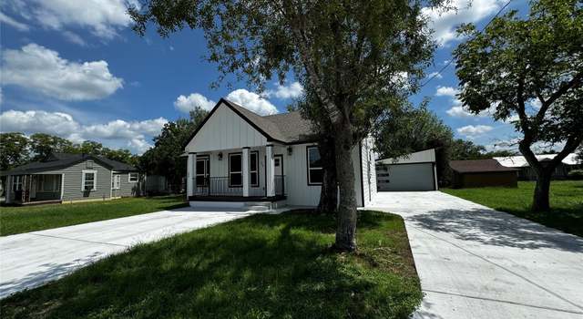 Photo of 205 Third St, Cuero, TX 77954