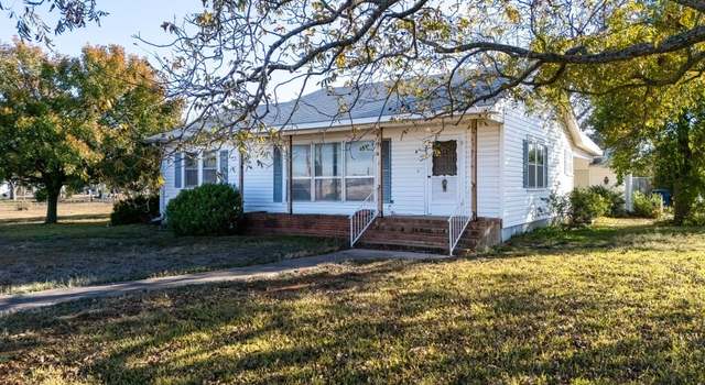 Photo of 505 E Bell St, Bartlett, TX 76511