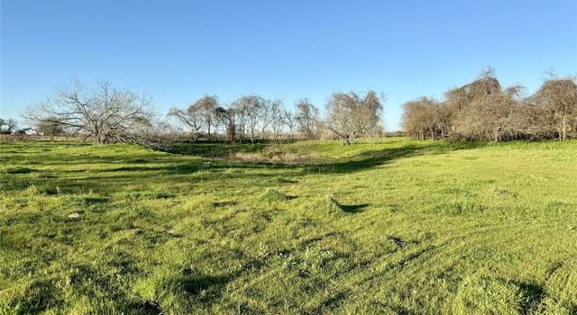 Photo of 105 Hall Rd, Luling, TX 78648