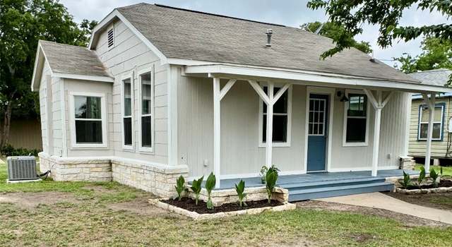 Photo of 713 N Polk St, Giddings, TX 78942