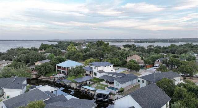 Photo of 303 Robin Hood Ln, Granite Shoals, TX 78654