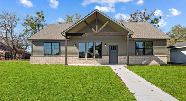 Photo of 475 N Joekel Ave, Giddings, TX 78942